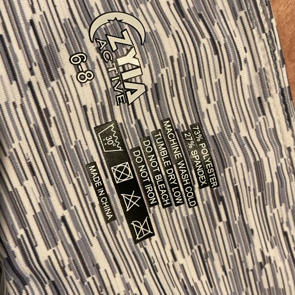 Zyia leggings 6-8 size - Picture 3 of 3